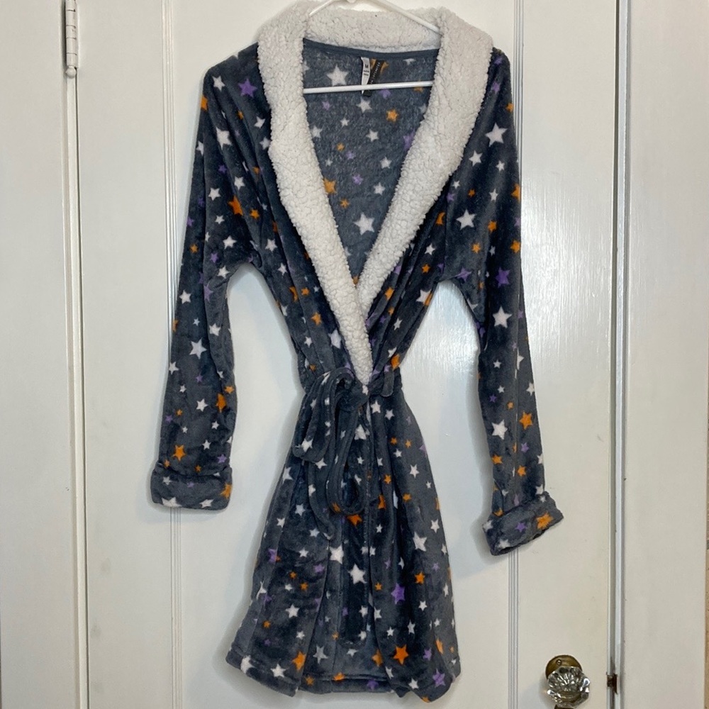 Jaclyn Smith Intimates Ladies Starry Grey Fleece Bath Robe